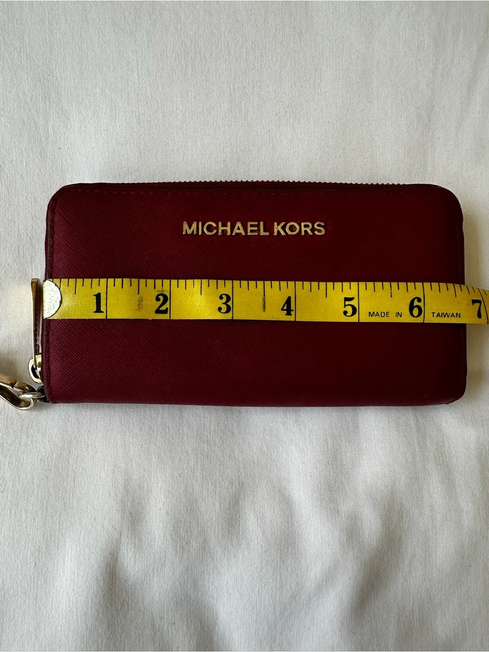 Michael Kors Jet Set Travel  Red Saffiano Leather Zip Around Wristlet Wallet